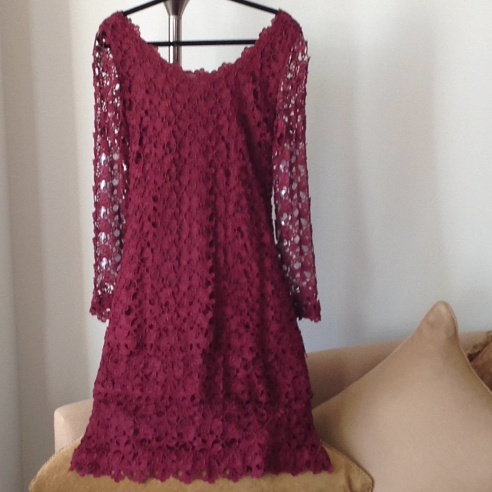 🍃🌺 Frivole - Cranberry Lace 'Tiered Hem' Dress